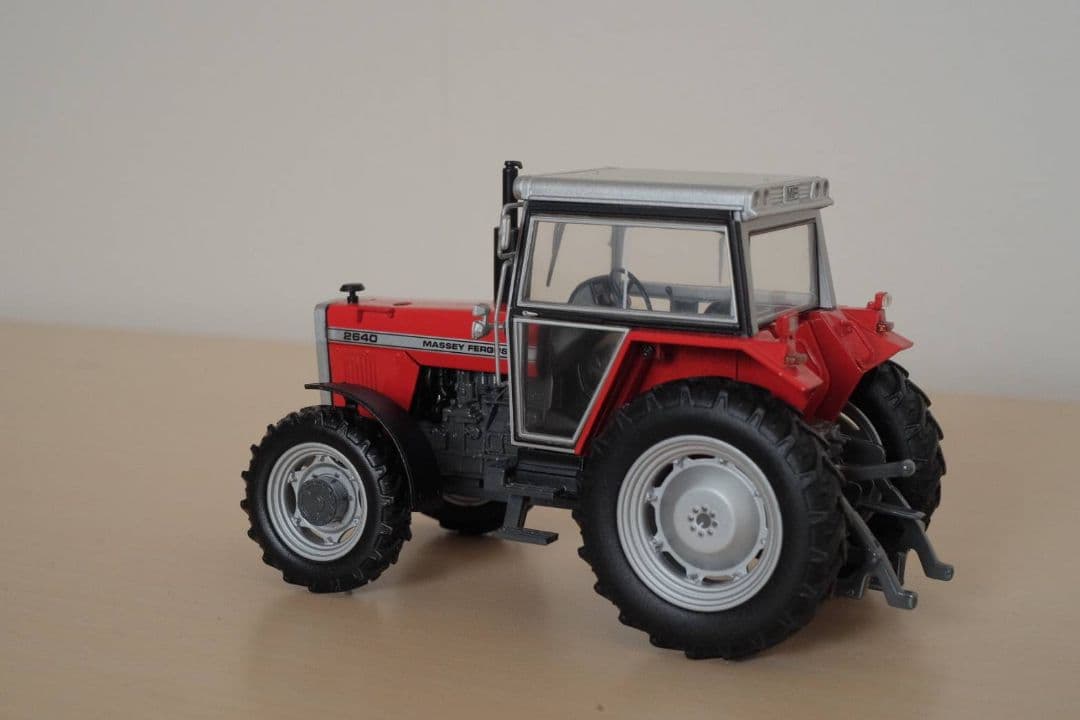 1/32　Massey Ferguson 2640　トラクター　ミニチュア