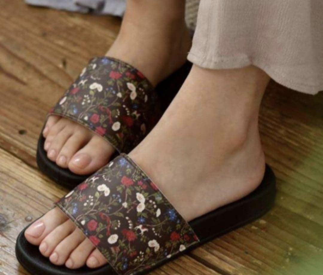 進撃の巨人 亀井英里コラボ サンダル リヴァイ エレン エルヴィン