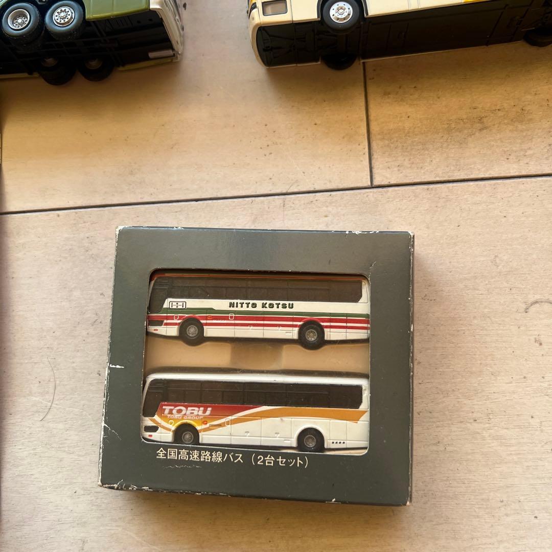 バスの模型です15個