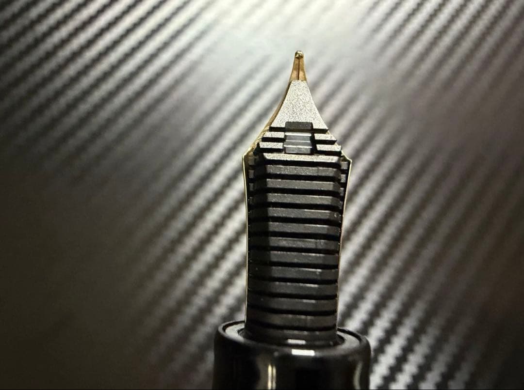 セーラー 万年筆 プロフェッショナルギア 内閣総理大臣 螺鈿蒔絵 桜流れ HM