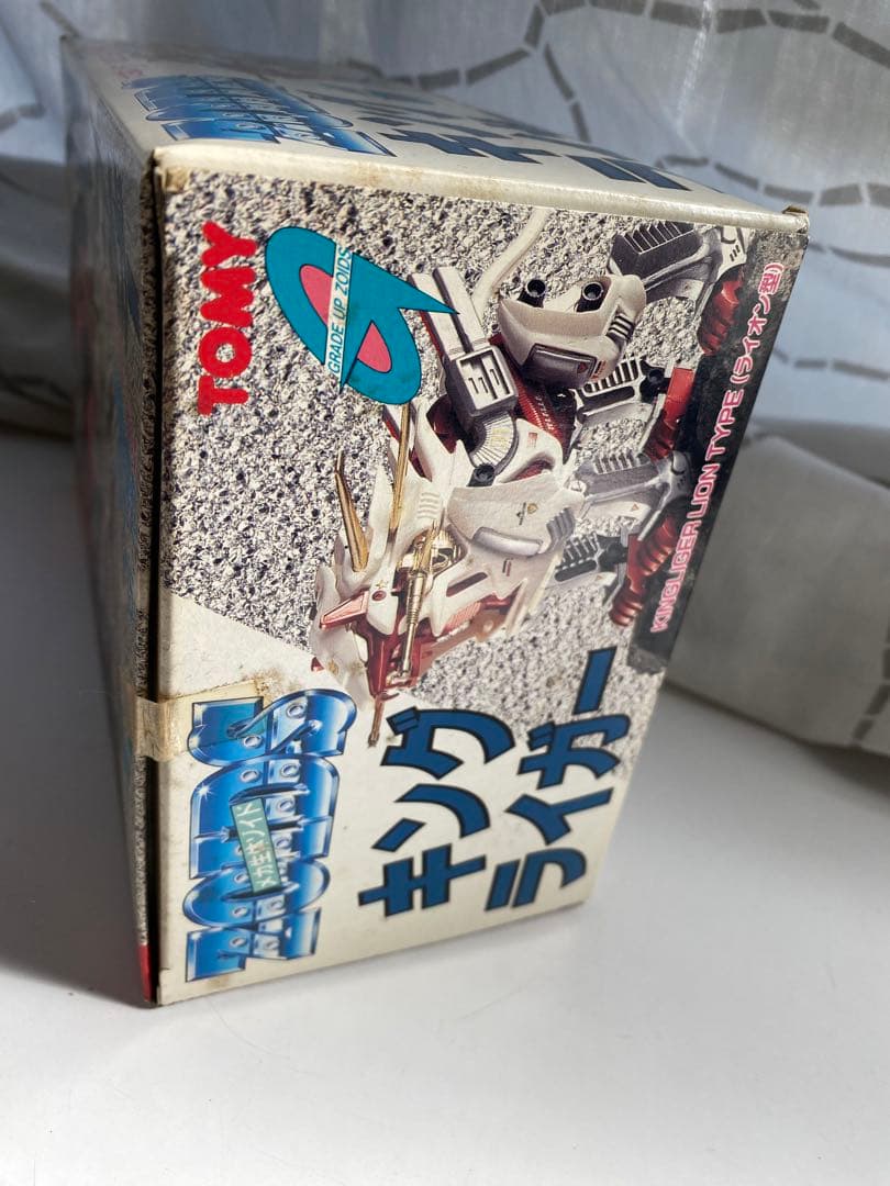 新品　トミー　旧ゾイド　キングライガー