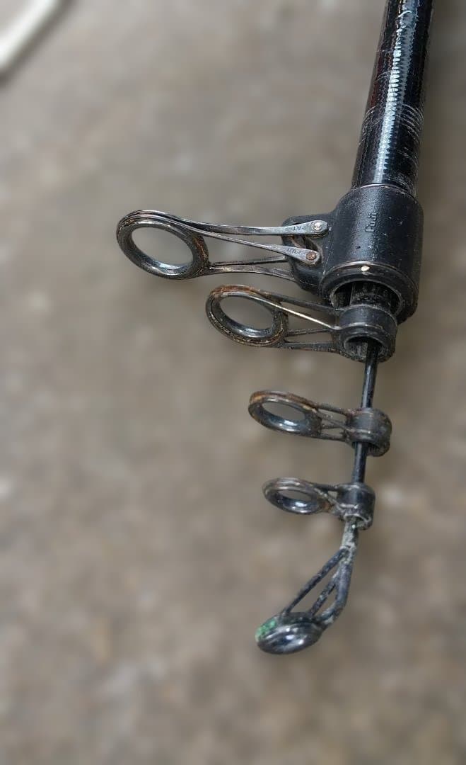 Ⓑ　釣り竿まとめ売り　８本