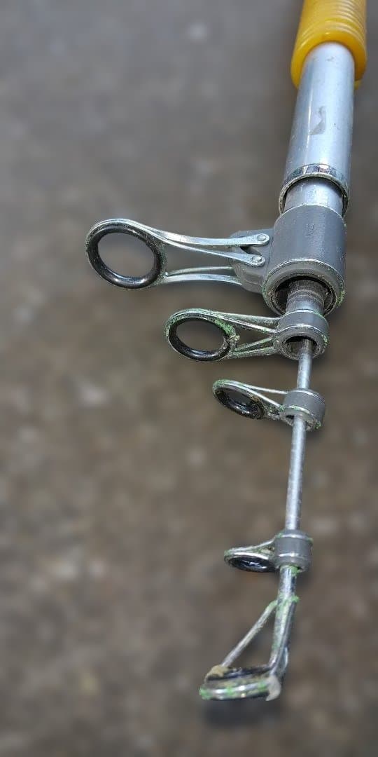 Ⓑ　釣り竿まとめ売り　８本