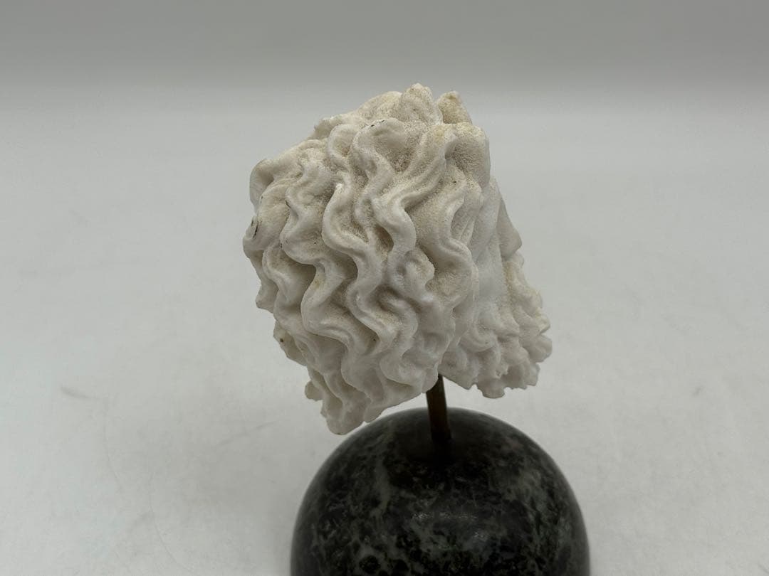 オブジェ　人物　石膏像大理石台　イタリア？ギリシャ？　送料込み250818