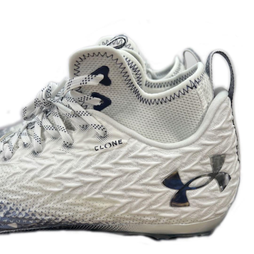 アンダーアーマー 30 スポットライト アメフト スパイク シューズ 白 紺 靴