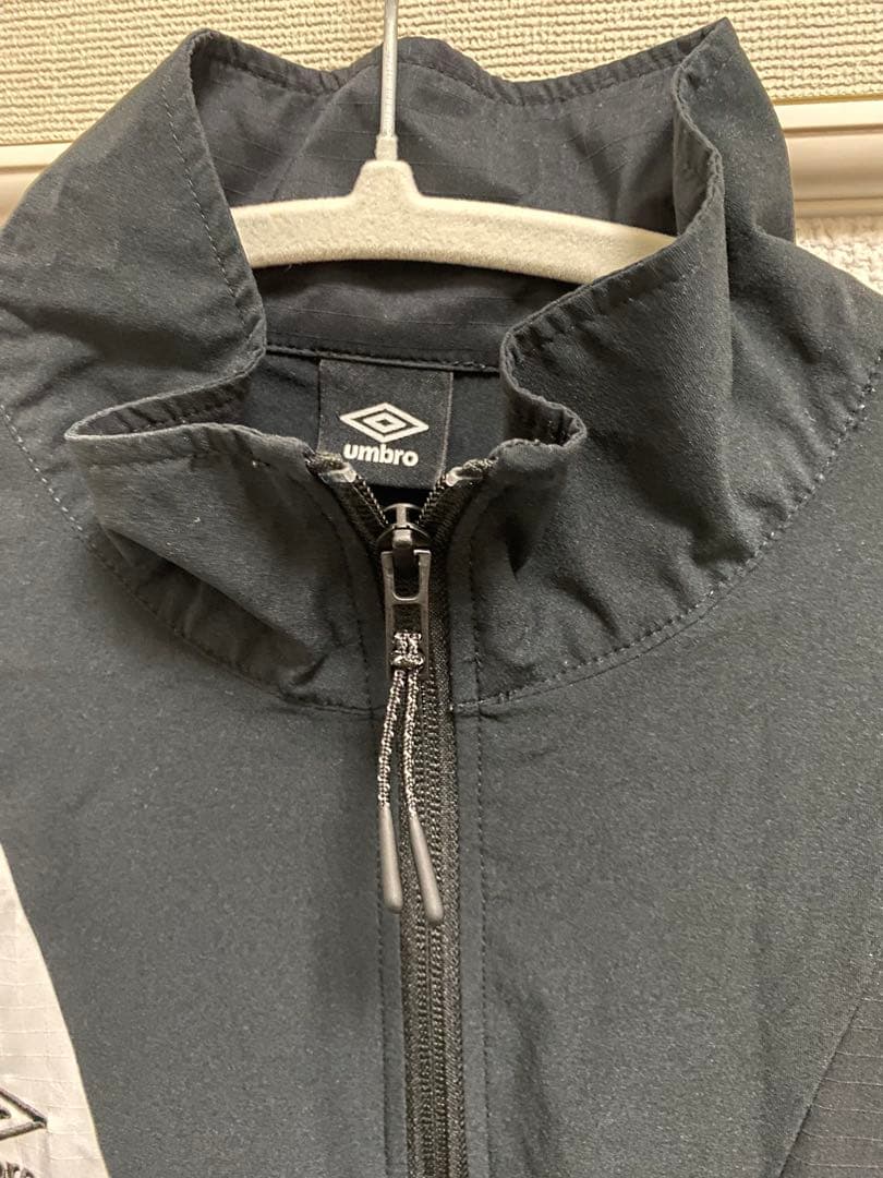 未使用⭐️THE THIRD by UMBROアノラックピステトップ アンブロ