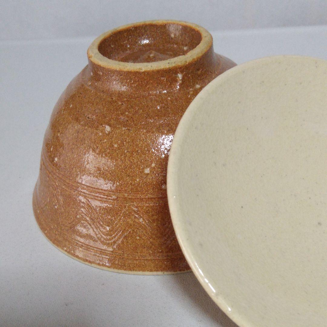 萩焼きの蓋付きお茶碗です。