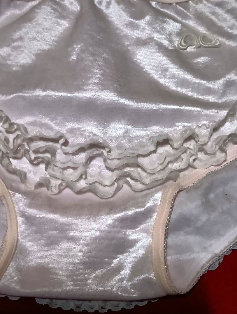 Courreges 　フリル付きピンクのアンダースコート