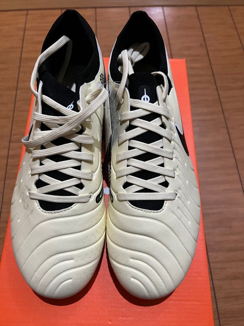 【新品未使用】ナイキ ティエンポ レジェンド 10 プロ HG 26.0cm