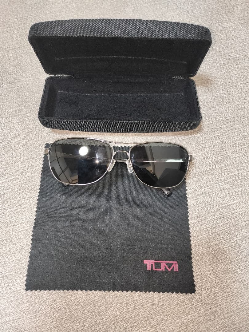 TUMI サングラス チタンフレーム UV保護 11-0004 Stylish