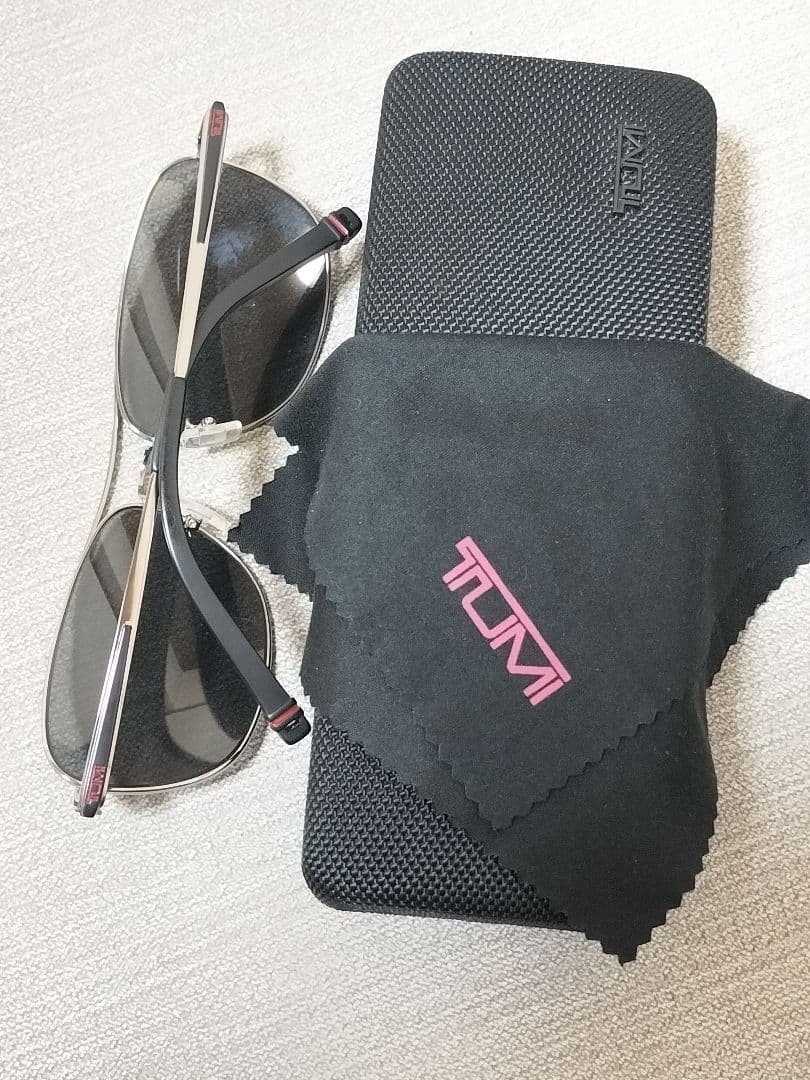 TUMI サングラス チタンフレーム UV保護 11-0004 Stylish