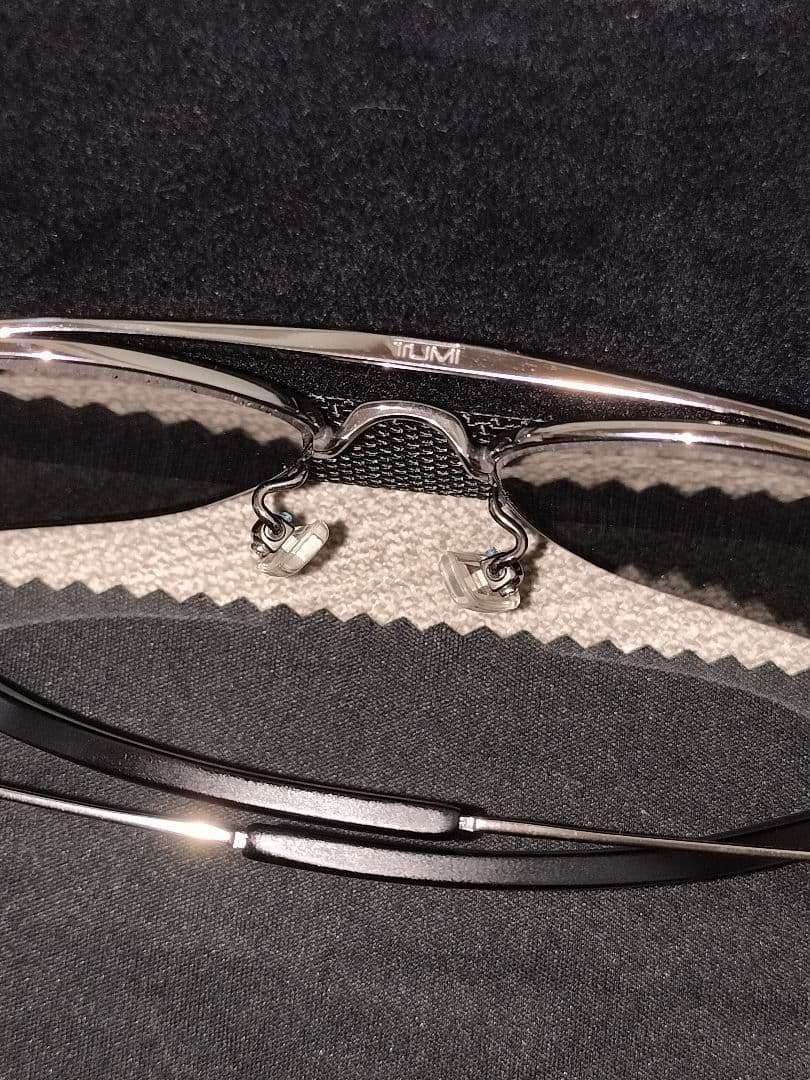 TUMI サングラス チタンフレーム UV保護 11-0004 Stylish