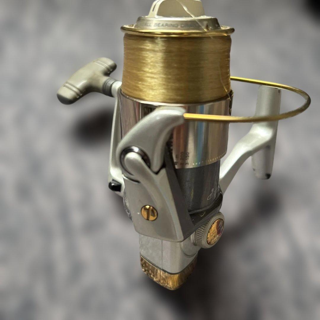 Daiwa トーナメントZ 2500iTスピニングリール 収納ケース付き