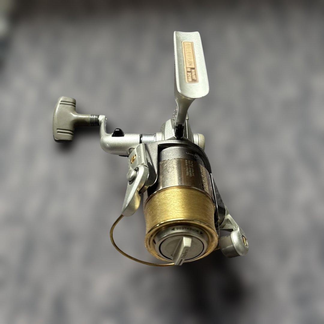 Daiwa トーナメントZ 2500iTスピニングリール 収納ケース付き