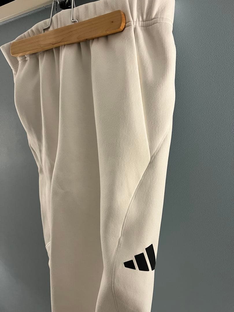 アディダス ZNE フーディー パンツ　セットアップ メンズ Mサイズ　未使用品