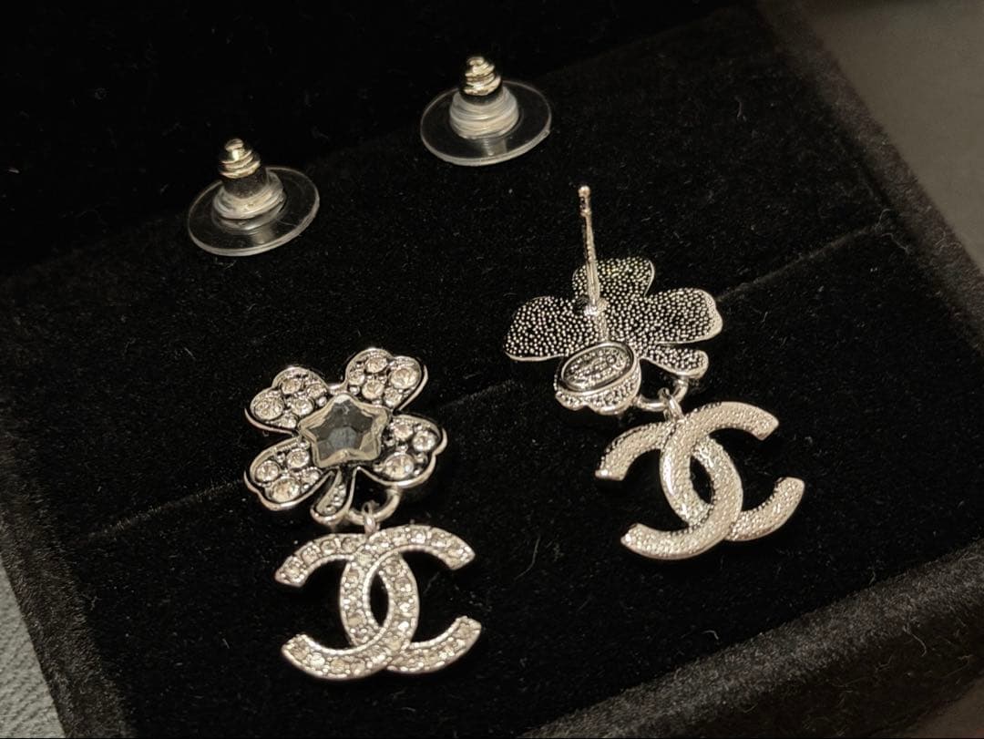 ノベルティ　クローバー　ピアスセット