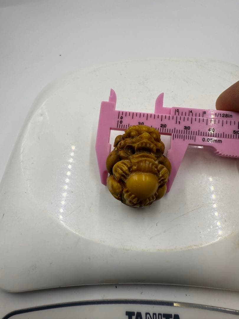 獅子の形状の彫刻オブジェ材質不明