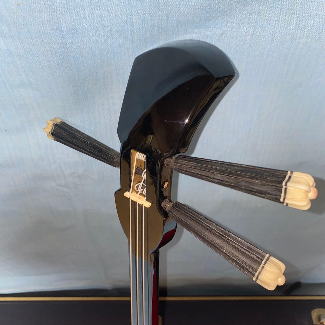 沖縄民族楽器　三線本体 強化張り蛇皮製 付属品　鍵付きハードケース