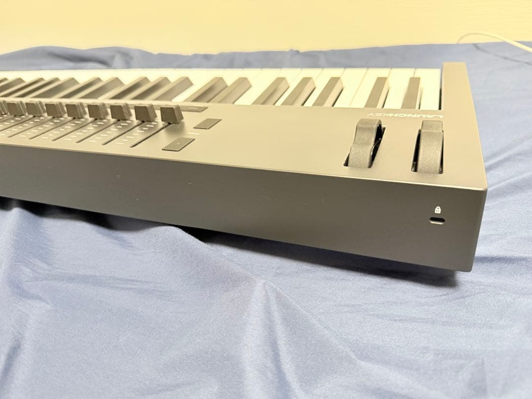 【美品】Novation Launchkey61 MK4
