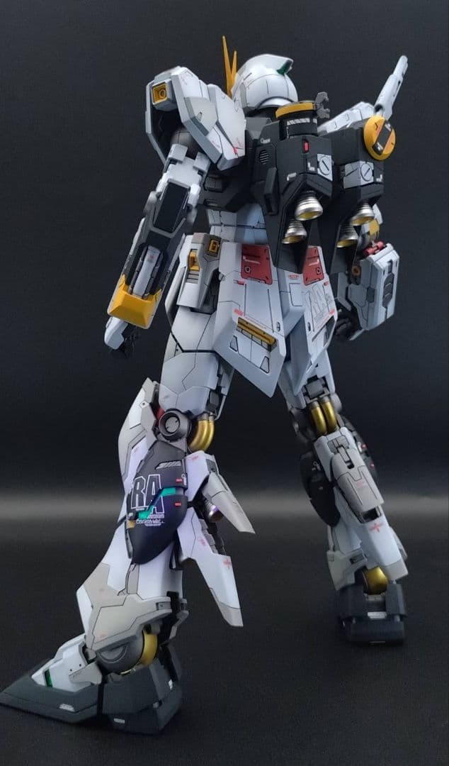 ガンプラ　完成品　MG1/100 νガンダムver.ka