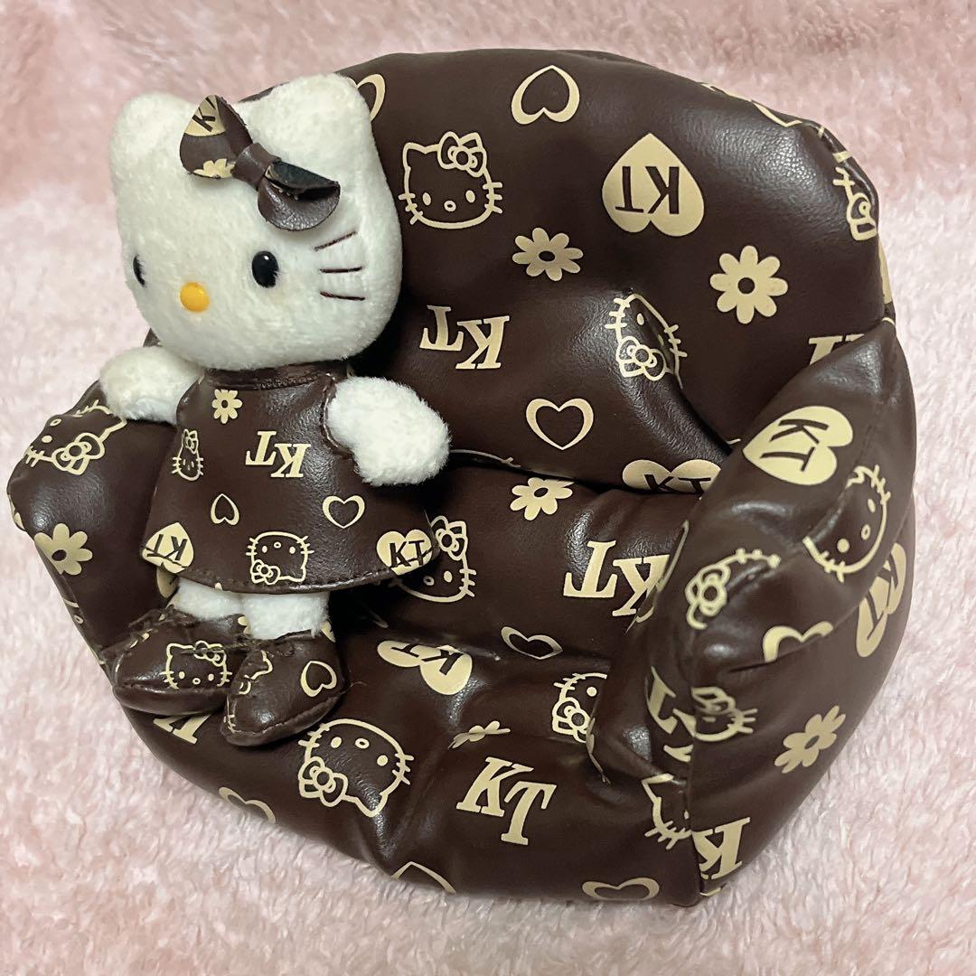 Sanrio Hello Kitty ソファ付き ぬいぐるみ モノグラム 衣装
