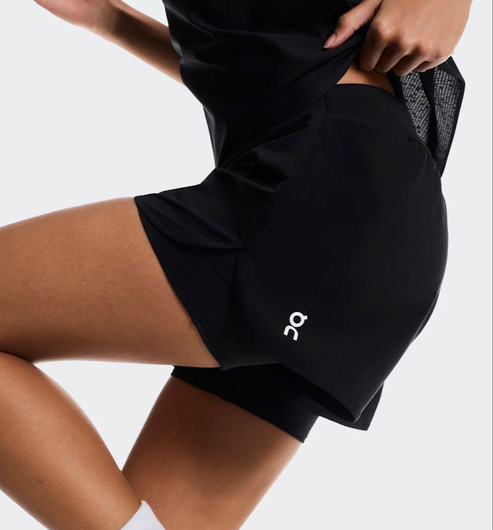 【新品】on テニスLサイズ コートショーツ イガ シフィオンテク 全豪オープン