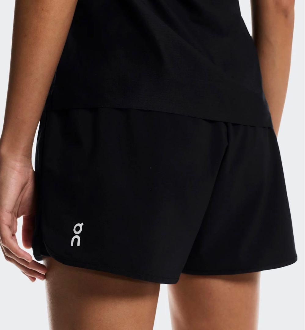 【新品】on テニスLサイズ コートショーツ イガ シフィオンテク 全豪オープン