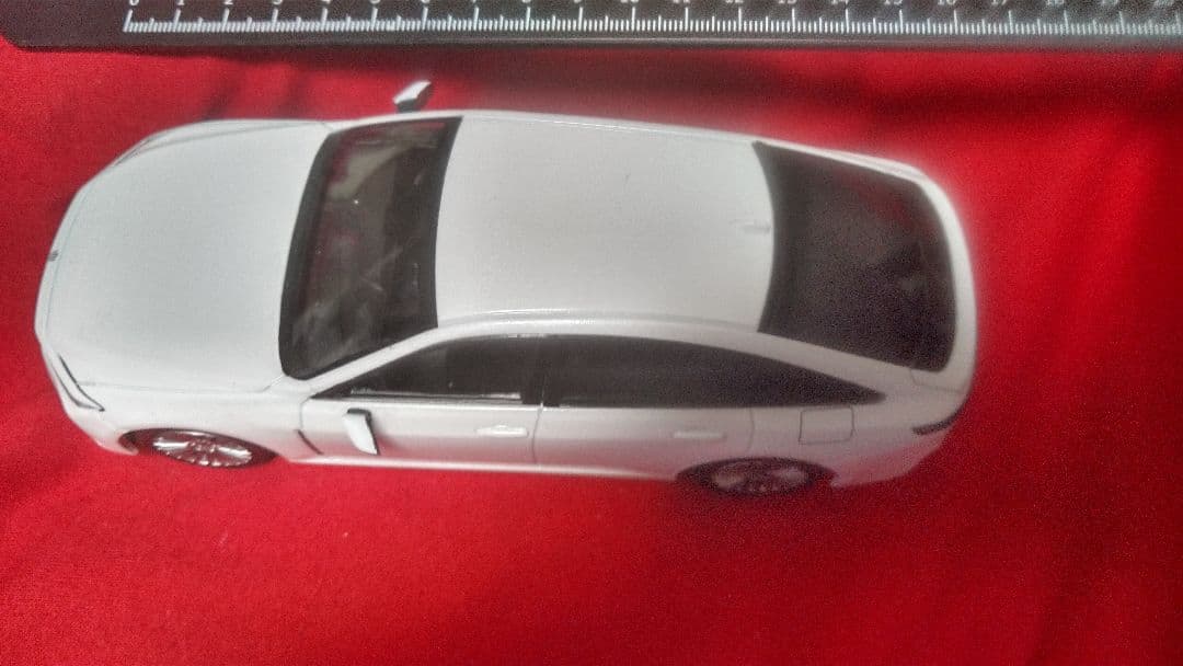 人気色 トヨタディーラー限定 クラウンセダン 16代目 プレシャスホワイトパール