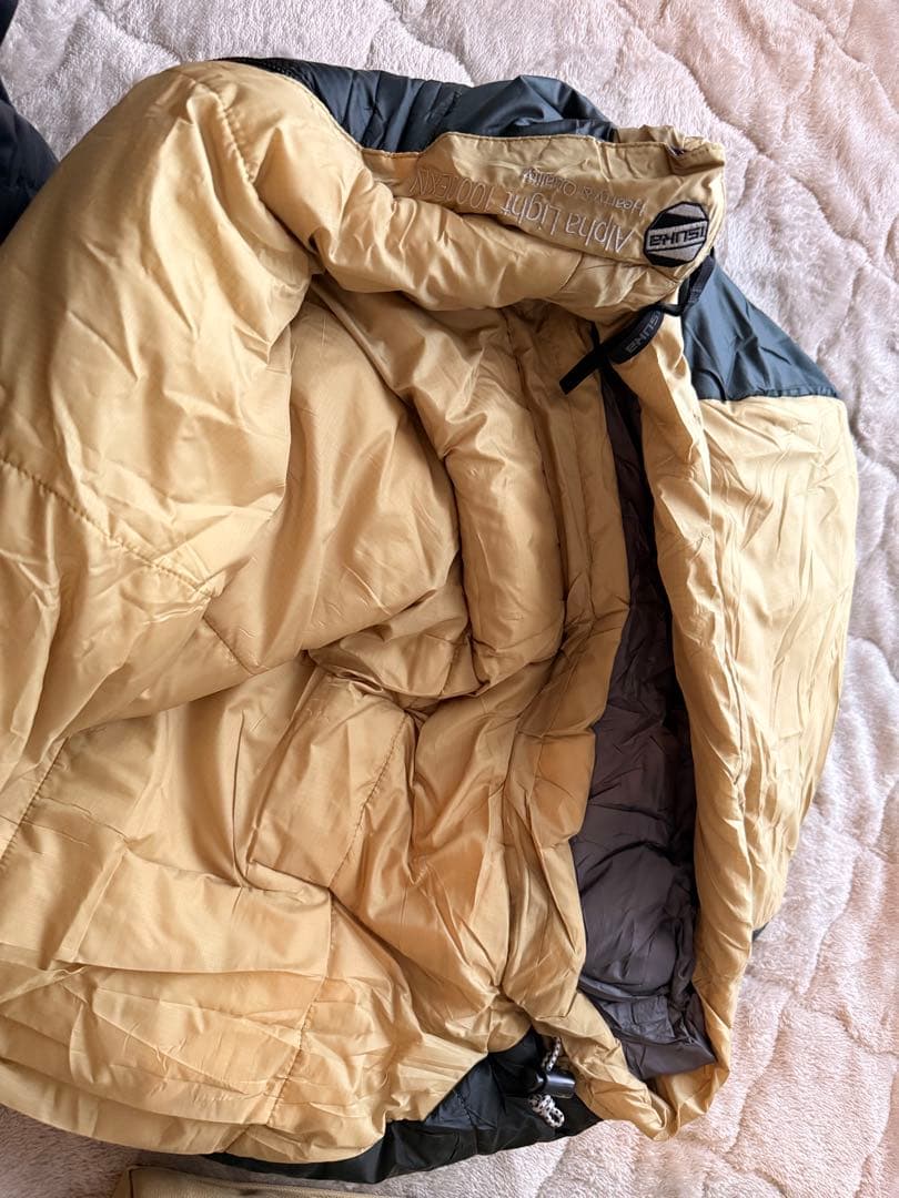 ISUKA Alpha Light 1000EXN シュラフ