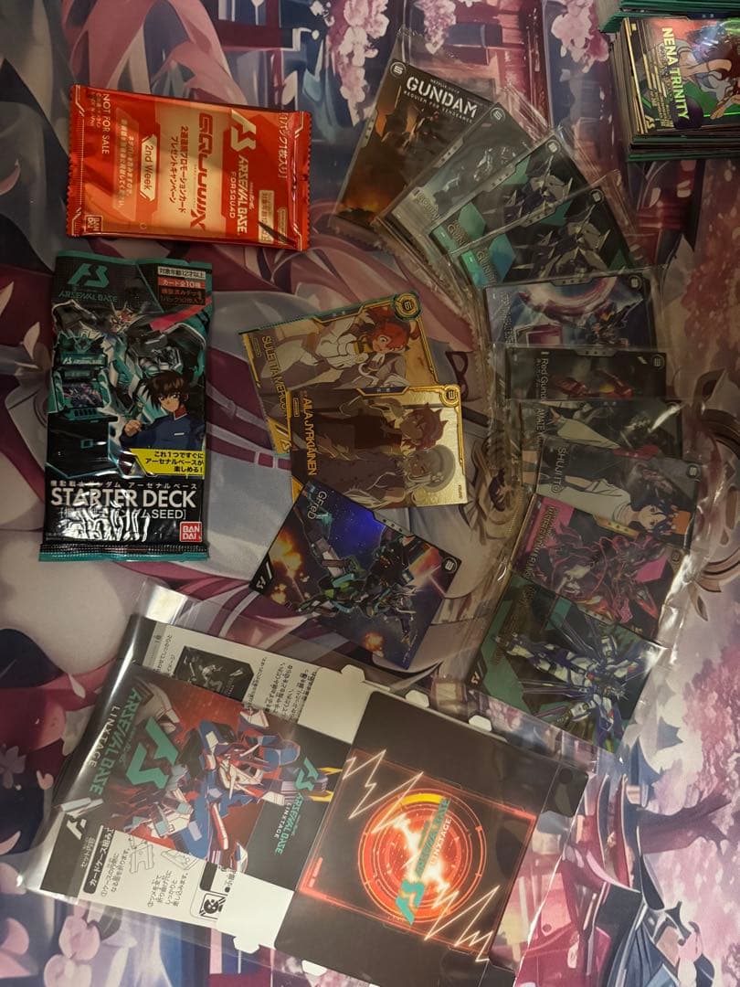 機動戦士ガンダム　アーセナルベース引退品『大量カード＋カードケース、スターター』