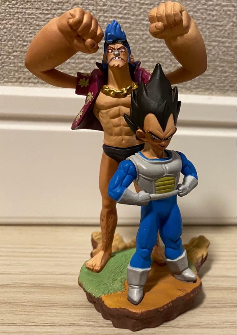 ドラゴンボールカプセルネオ　withワンピース　ジャンプ40周年　悟空フィギュア