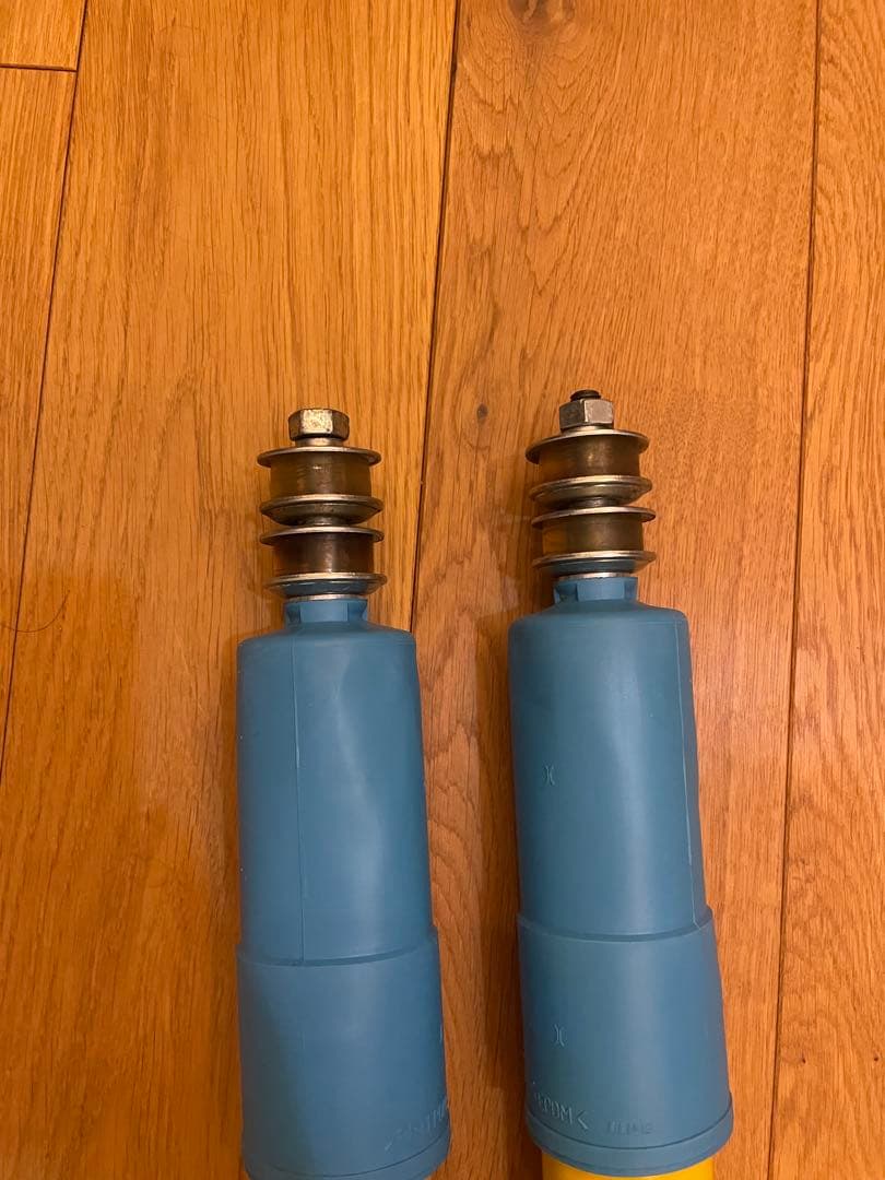 ハイエース ショック ビルシュタイン フロントのみ2本です。美品です