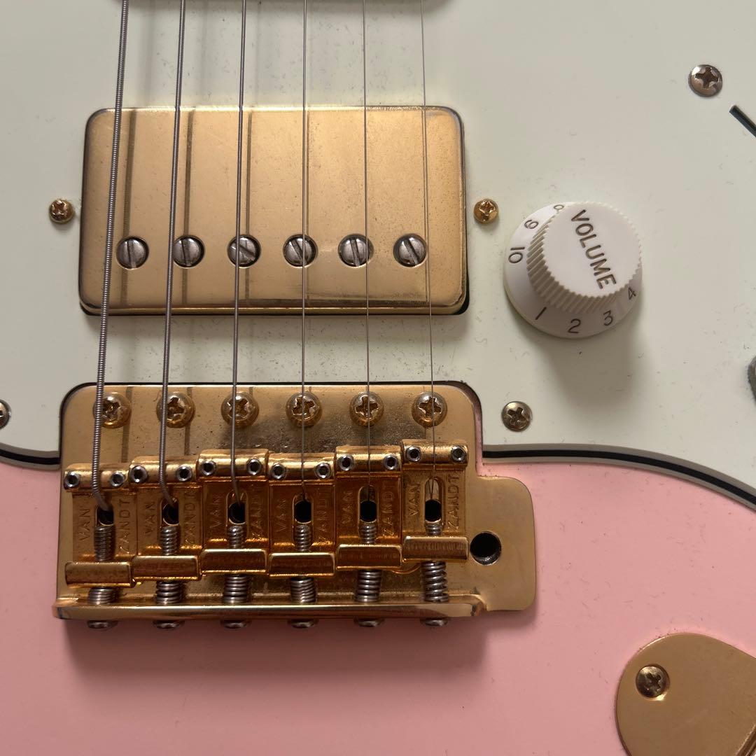 ヴァンザント　ストラト エレキギター ピンク ソリッドボディ