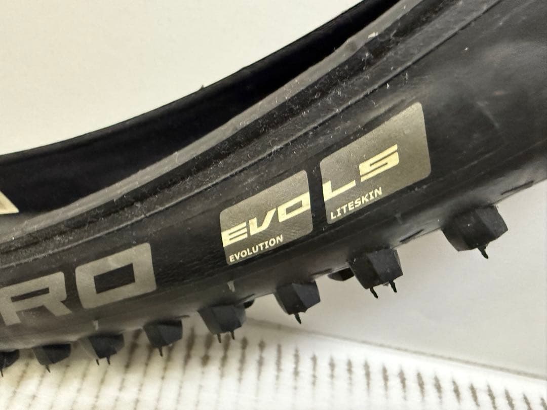 シュワルベ ICE SPIKER PRO スパイクタイヤ 27.5×2.25