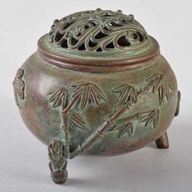 高岡銅器　須賀月芳作　蝋型鋳銅　松竹梅　香炉　共布共箱　C　R8703