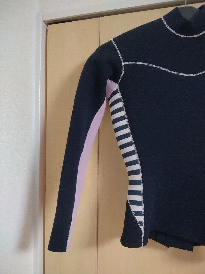 地域ねこ　ビラボン　　タッパー　　М