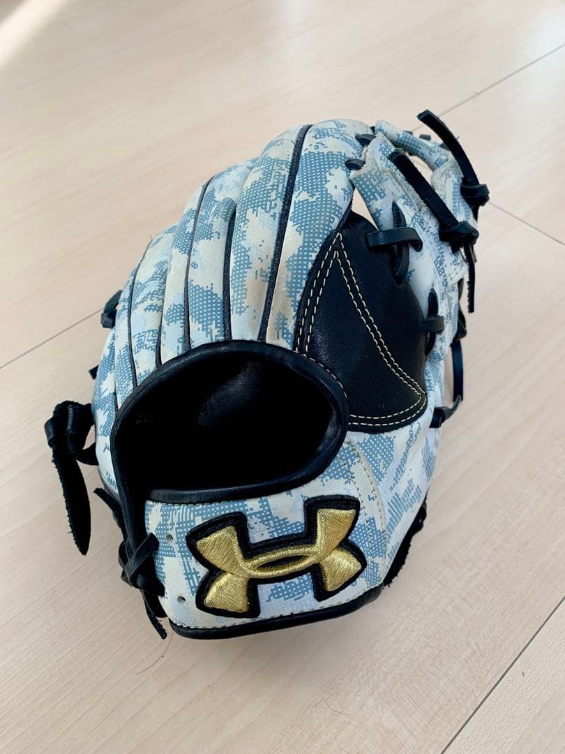 軟式グローブ アンダーアーマー