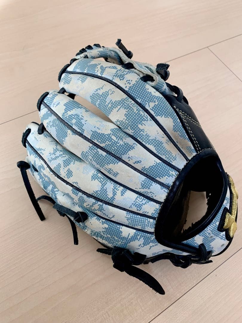 軟式グローブ アンダーアーマー