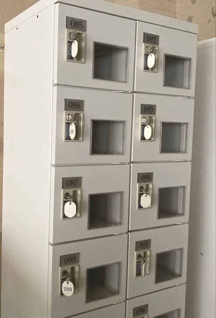 多人数ロッカー　鍵付きロッカー　シューズロッカー　14人用　番号付き