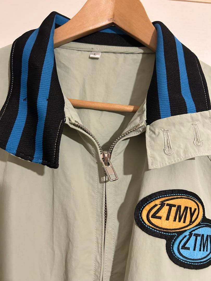 ずとまよ　ジップアップジャケット　L