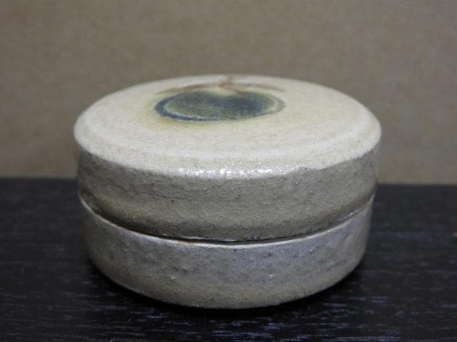 加藤光右衛門　苦瀬戸　茄子香合　共箱　MA１３２