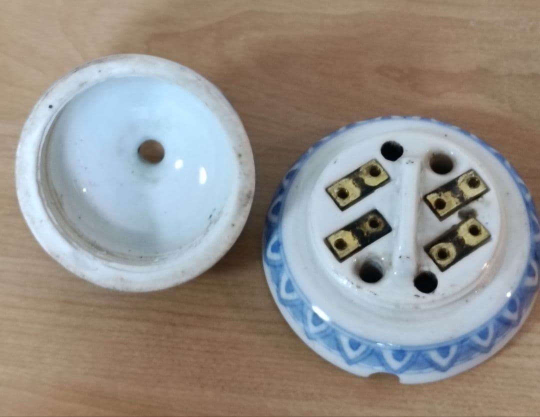 伊万里焼染付唐草文碍子 2個　ローゼット　がいし　アンティーク