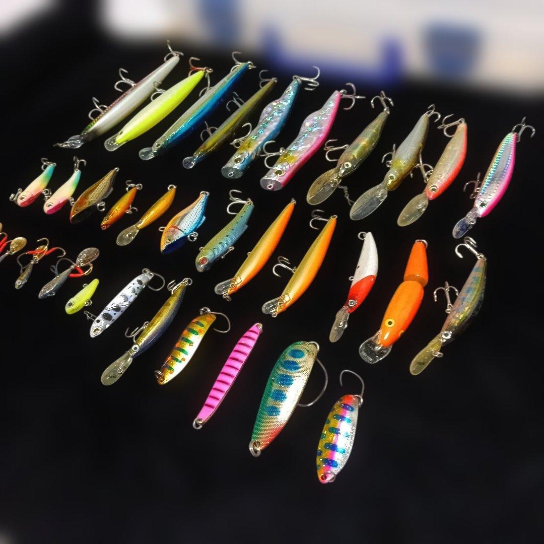 111ミノー・プラグルアーセット 収納ケース付き.３３点