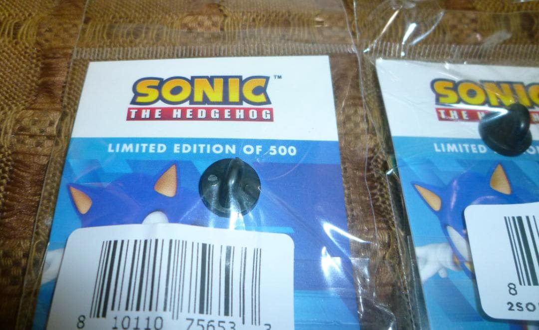 シャドウ・ザ・ヘッジホッグ◆世界限定400ピンバッジ2個ソニック500ピンズ