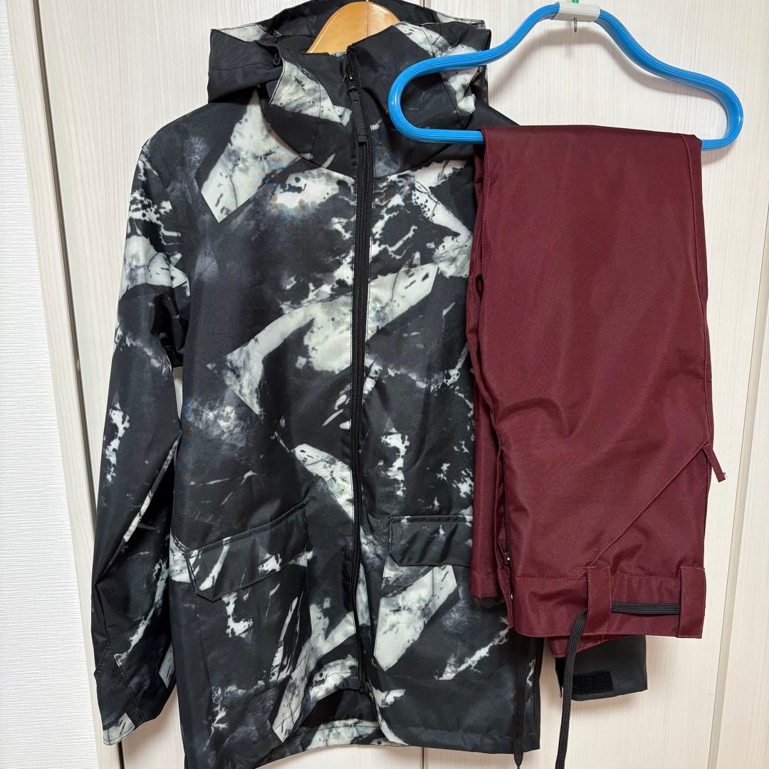 スノーボードウェア ジャケットとパンツセット　ユニセックスXS 上下セット