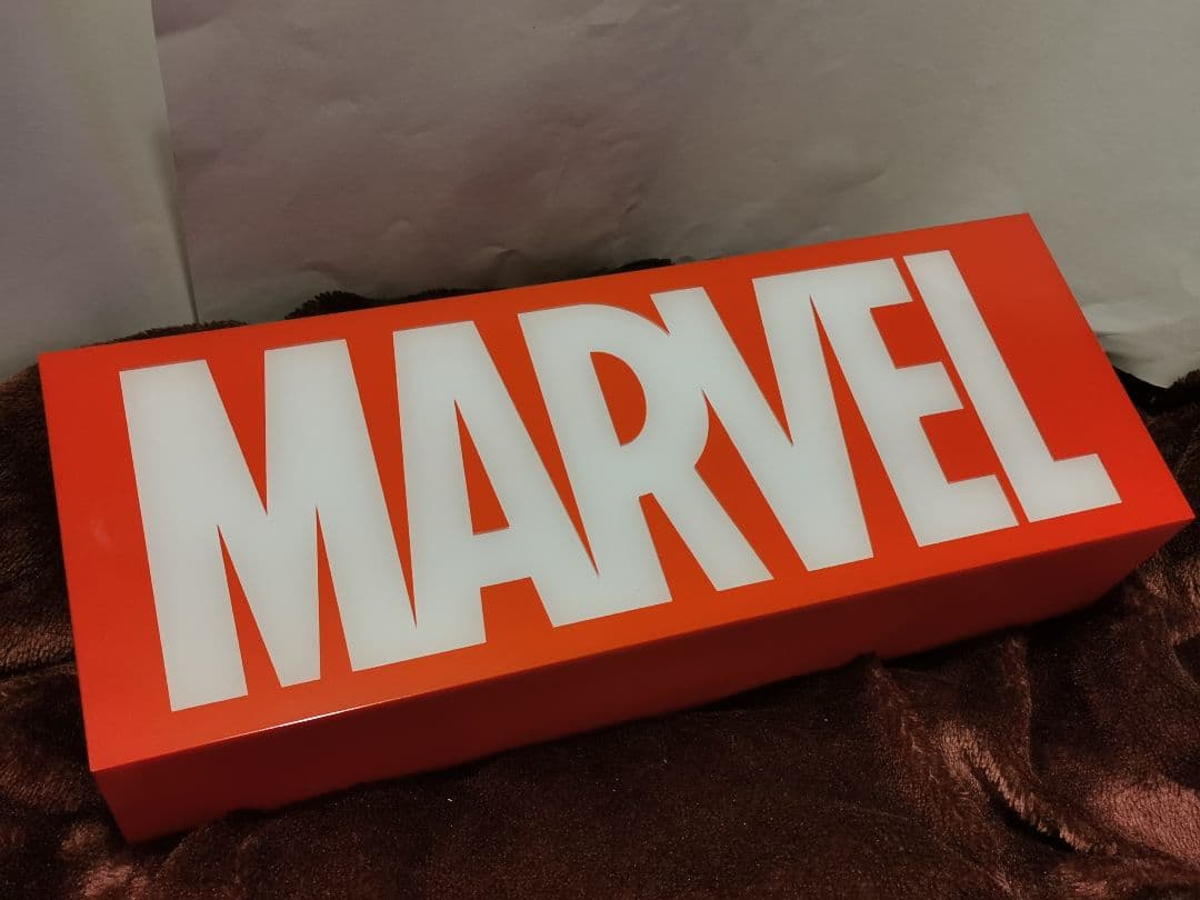 Hot toys marvel ロゴライトボックス　箱付き　マーベル