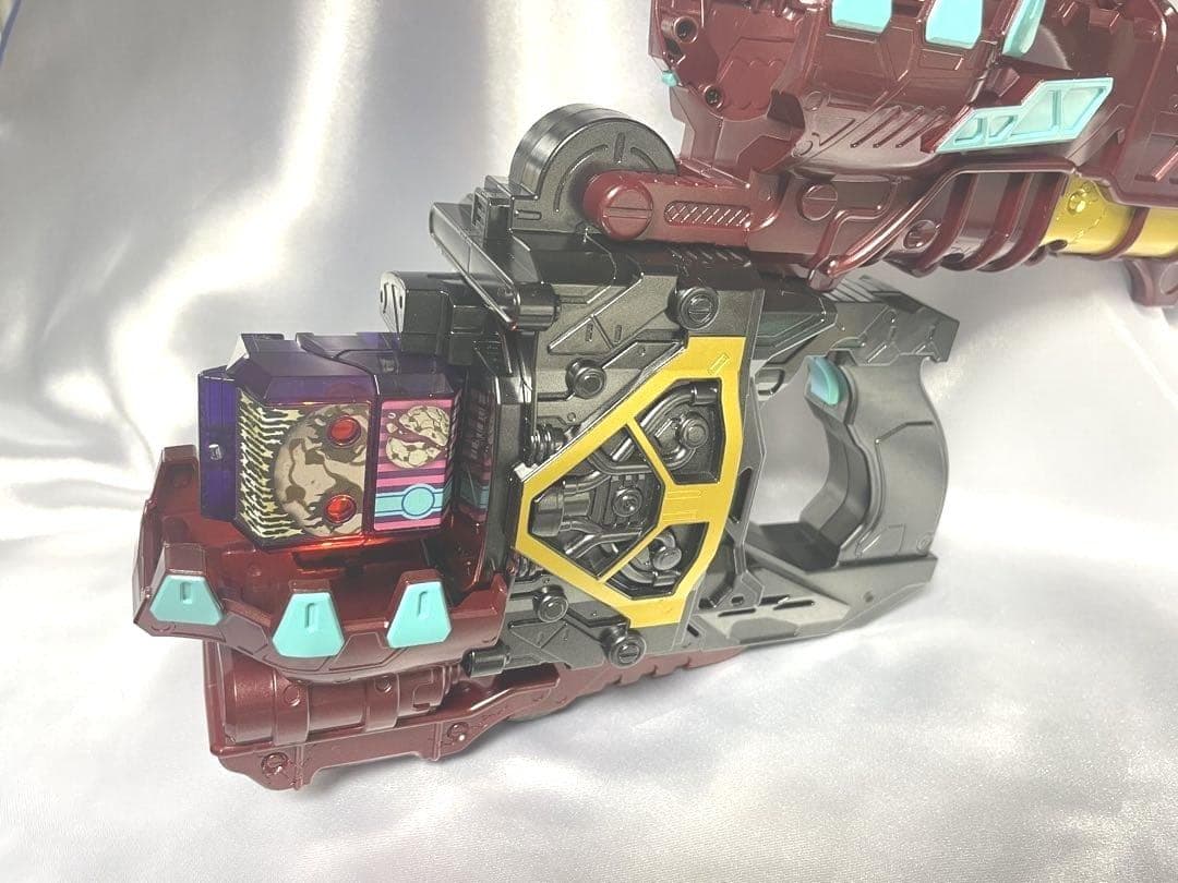 仮面ライダーガヴ　DX変身銃ベイクマグナム　重塗装＆発光改造＆音量アップ