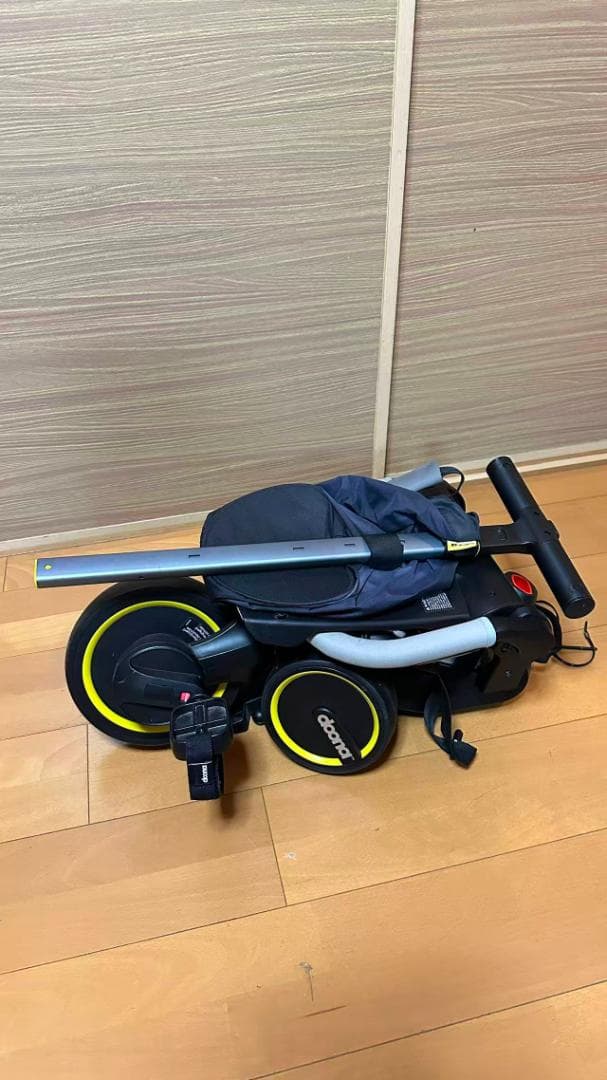 doona Liki Trike S3 グレー 折りたたみ三輪車 キャノピーなし