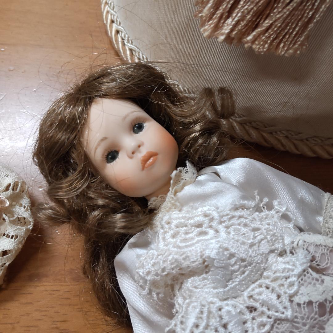 カルトナージュ　人形　ドール　イタリア　アンティーク風　ヴィクトリアン