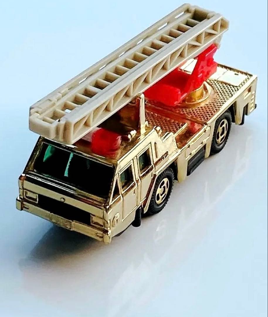 トミカ　ゴールド　No.22.43 日産ディーゼル　はしご車　1/120